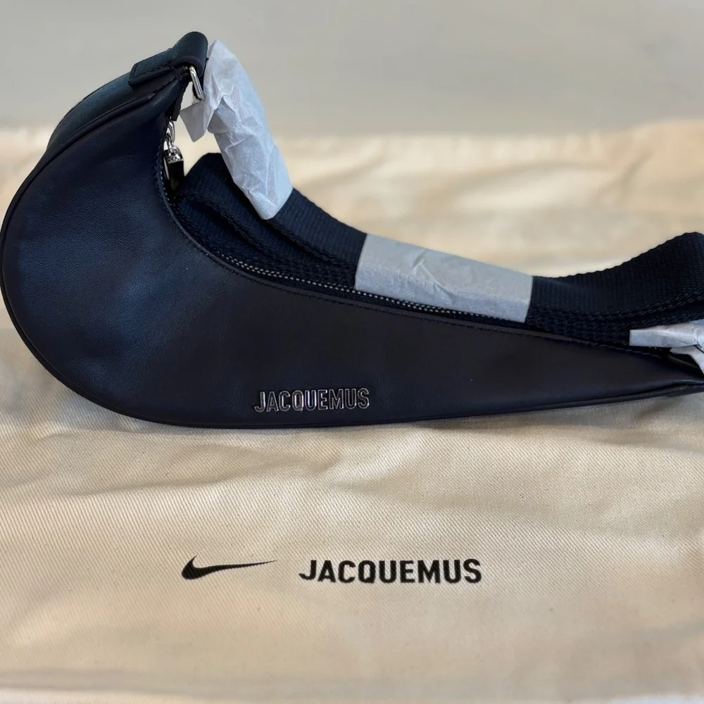 Nike x Jacquemus Swoosh Bag - Picture 3 of 5